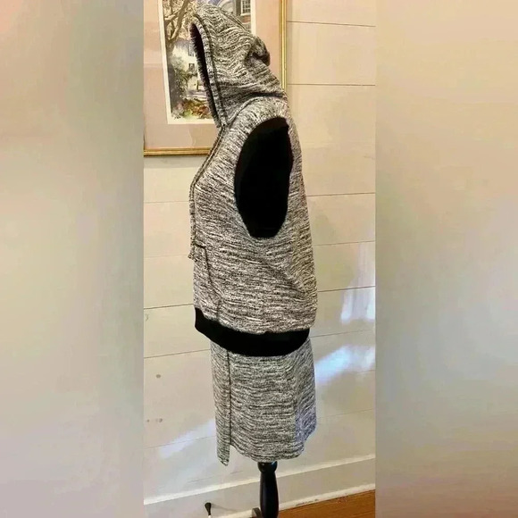 Halogen mini skirt set hooded vest size LP skirt, size ML in good condition - Picture 3 of 14